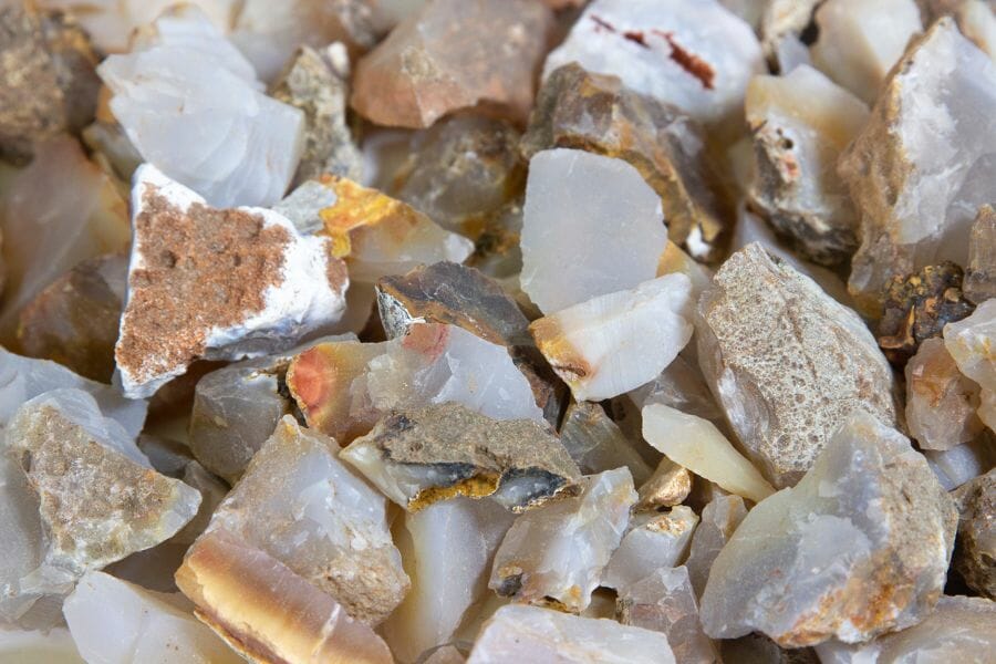 a number of pretty Agates located at Au'au Channel