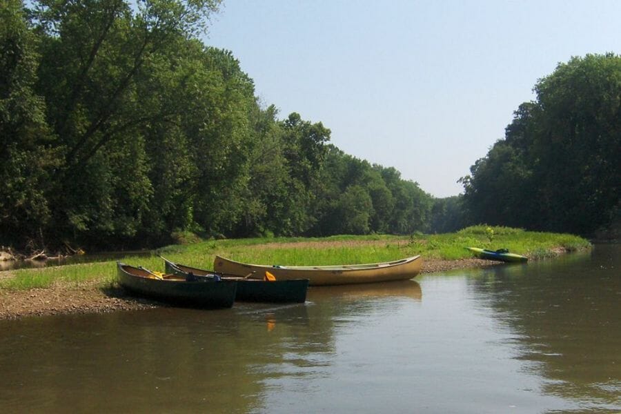 A geode hunting beach along the Green River