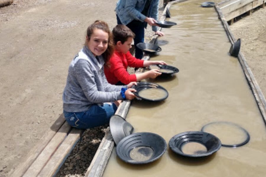 Kids gem mining at Hidee Gold Mine Tours and Panning