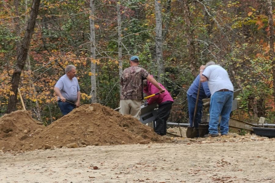 Gem and gold mining enthusiasts digging at the Thermal City Gold Mine