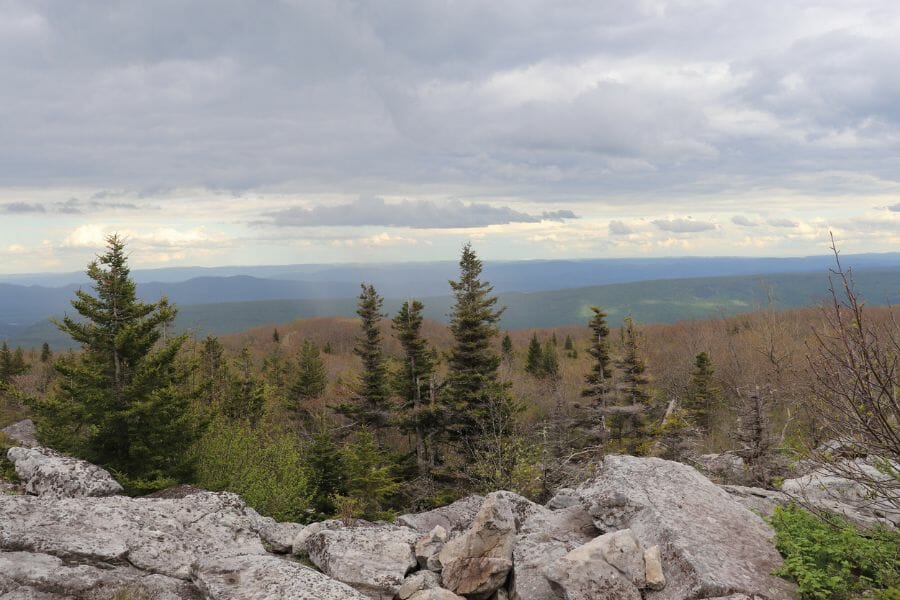 A scenic view in Grant County where you can locate geodes