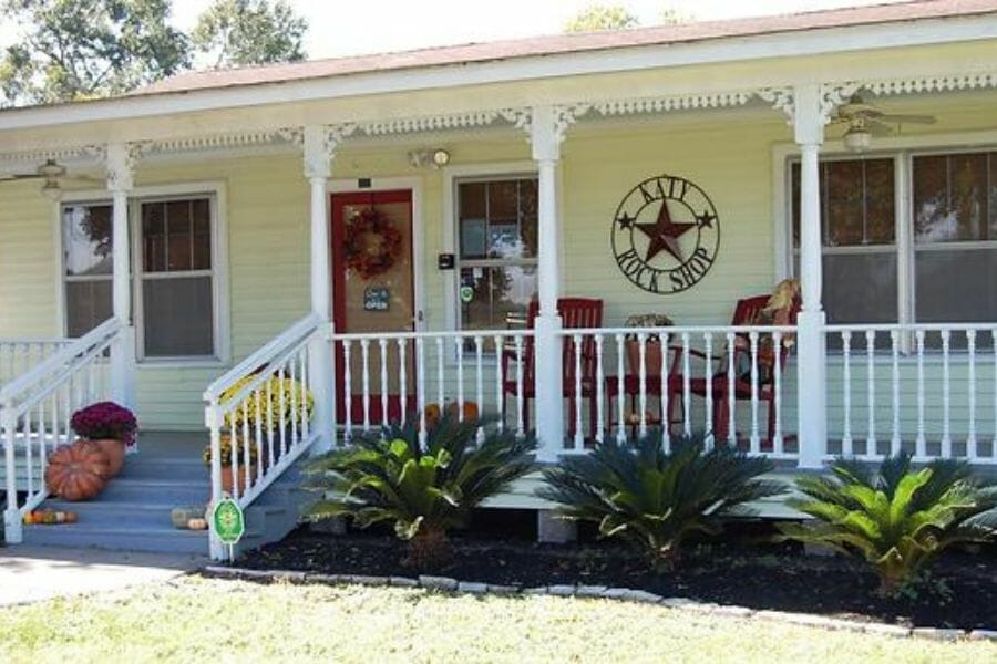 Katy's Rock Shop in Texas where geodes and rocks are available to purchase