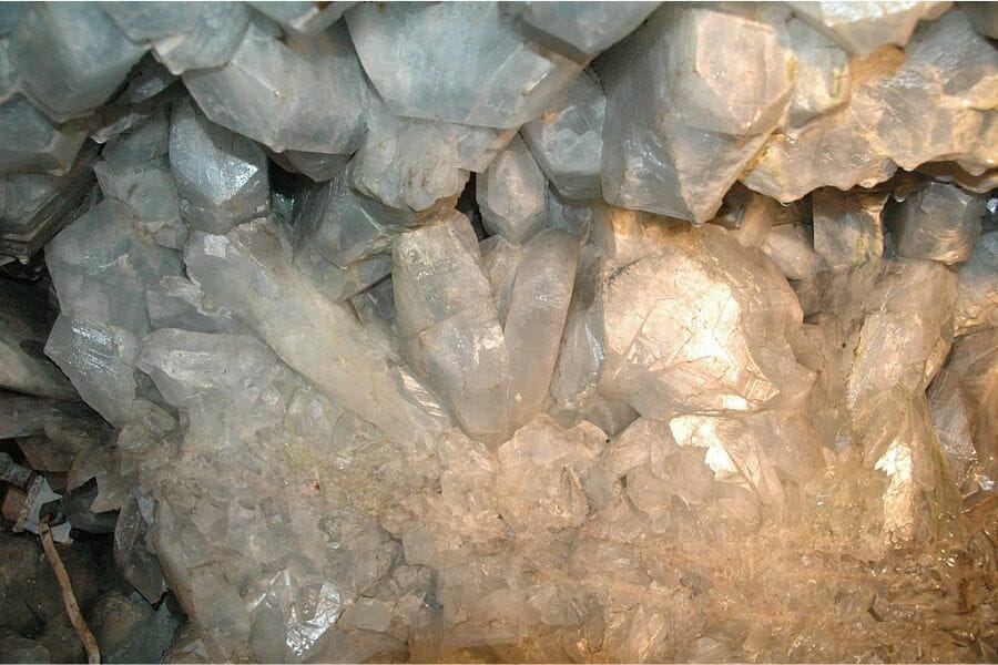 A close up photo of the celestite crystals in Crystal Cave