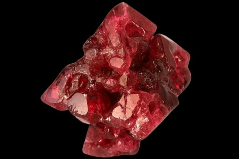 16 Stunning Red Gems, Minerals, Crystals, and Rocks (Photos)