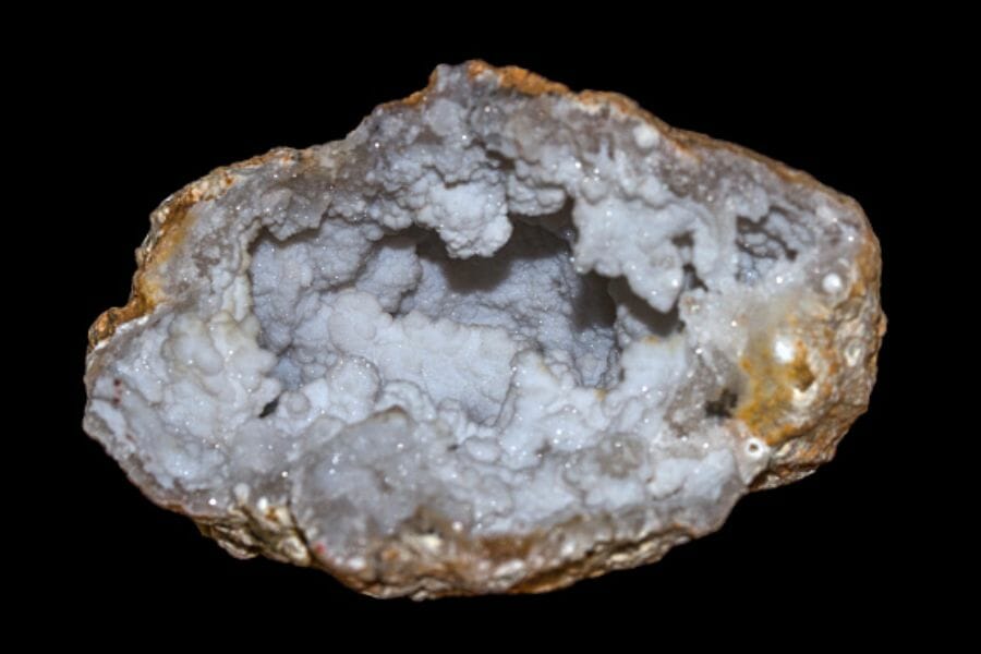 A look at the Chalcedony crystals of an open geode
