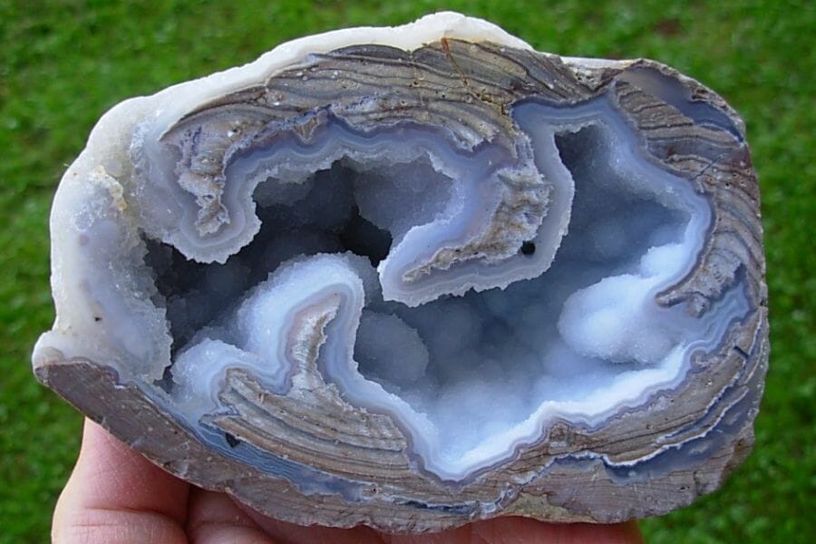 A pretty chalcedony geode with an unusual hollow pattern inside