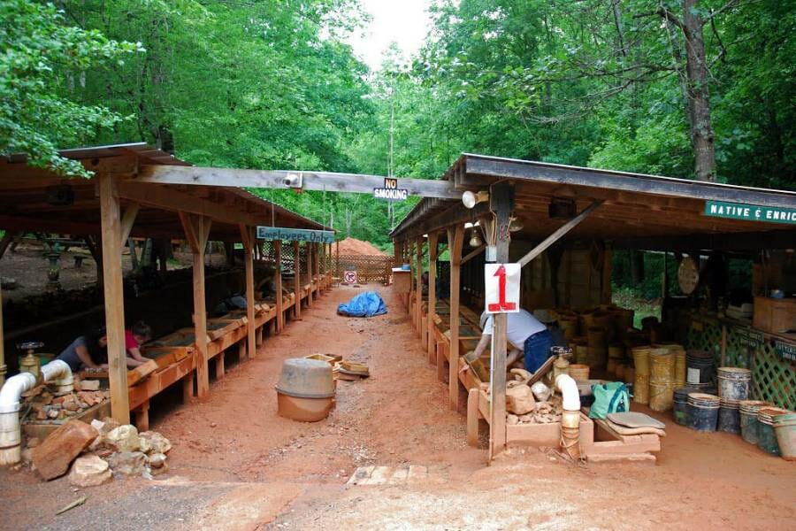 Sorting shacks at the Emerald Hollow Mine