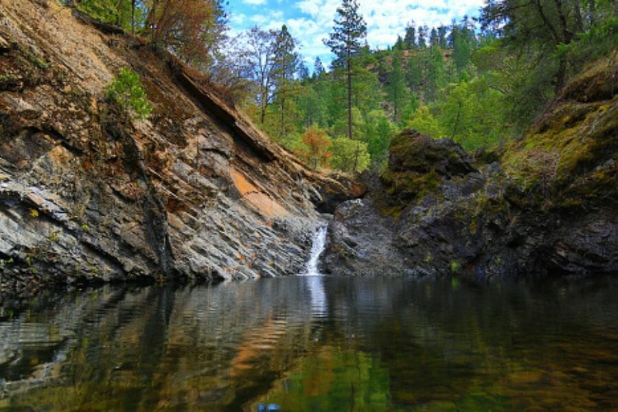 Tiny waterfall at Jump-off Joe Creek