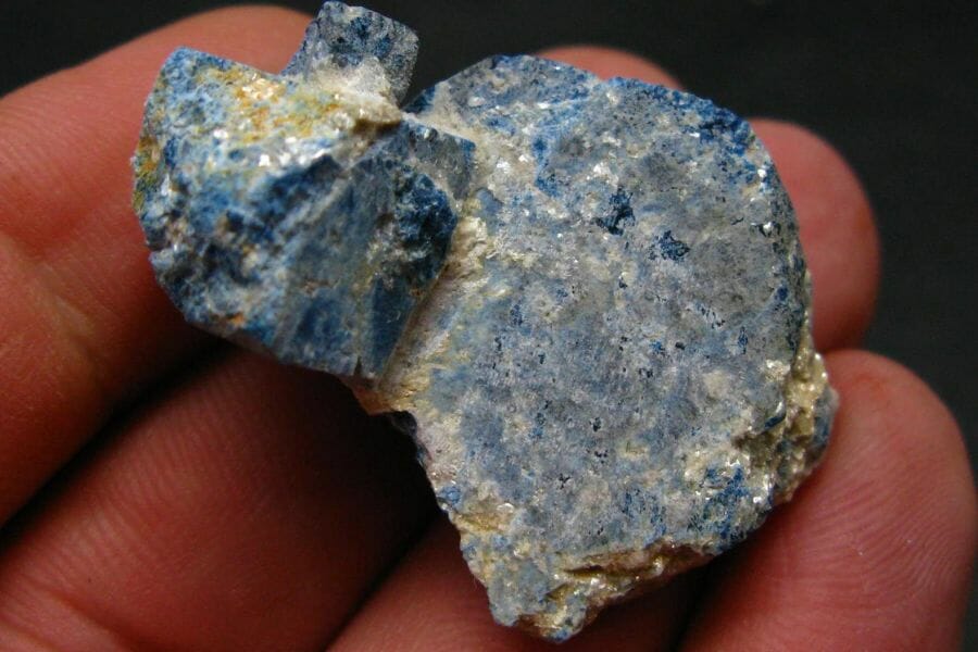 A dazzling lazulite with an irregular shape and different blue hues
