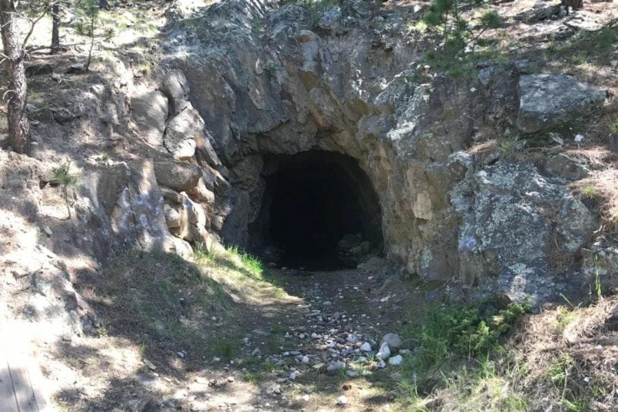 A mine tunnel at Bob Ingersoll Mine where you can locate crystals