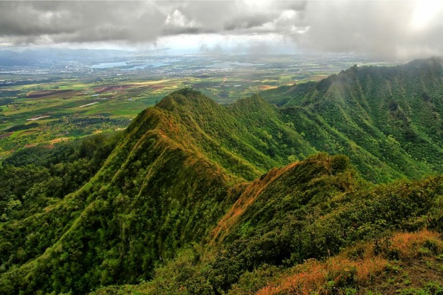 A look at the beautiful, green ridges of Pohakea Pass