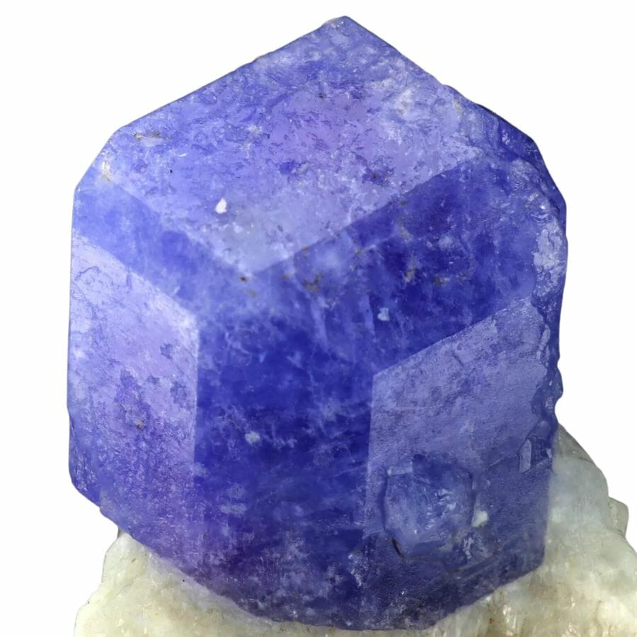 Cubic Hackmanite crystal formation