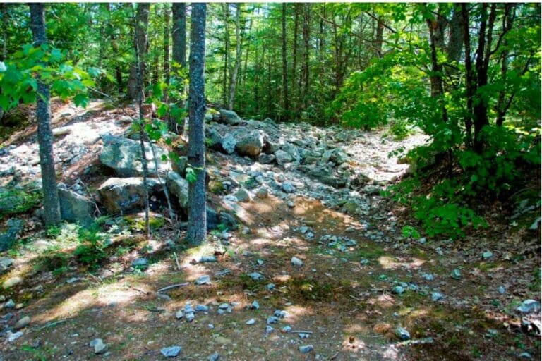 37 Pretty Good Spots To Find Crystals in Maine in 2024