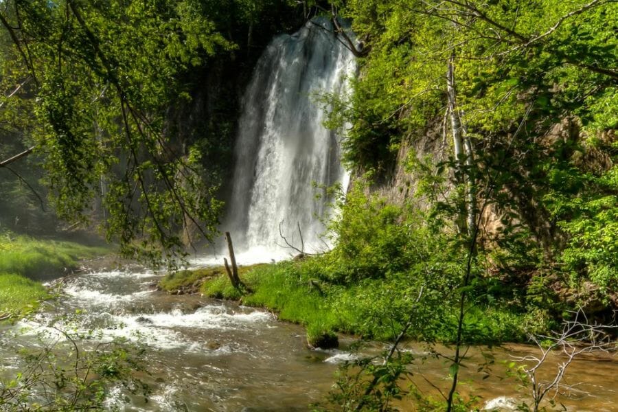 A nice waterfall at the Spearfish Canyon