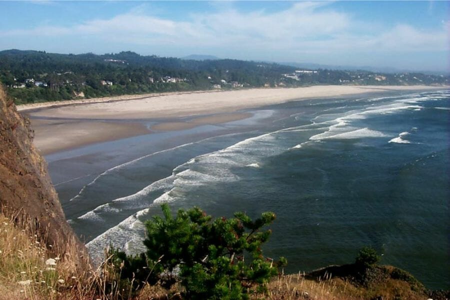 A beautiful view of the Agate Beach in Oregon where you can beachcomb and search for rocks and minerals on the sand