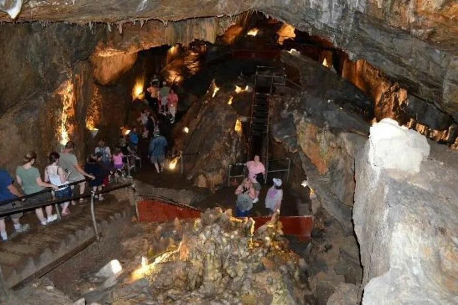 Kids and adults going down Crystal Cave for some rockhounding