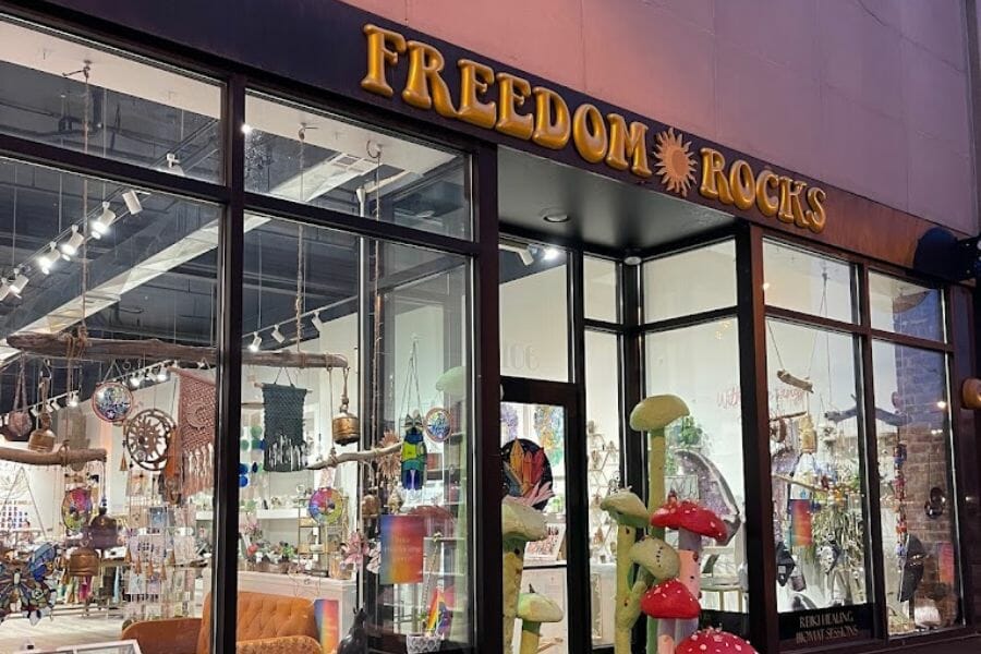 Freedom Rocks shop in New Jersey where you can find and buy different rocks and minerals