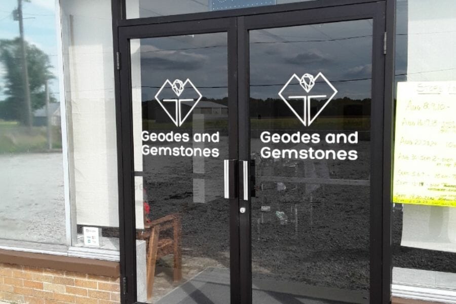 Geodes and Gemstones rock shop where you can find different kinds of mineral specimens to purchase