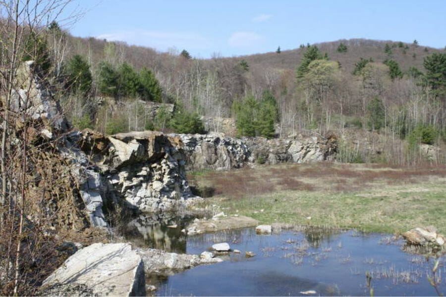 A pretty area at Mineral Hill where you can locate various mineral specimens