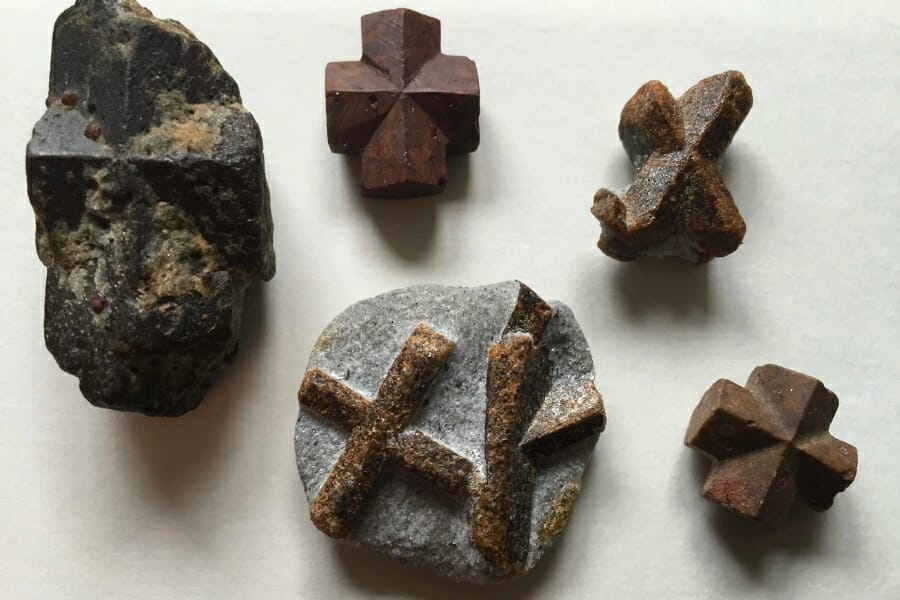 A bunch of amazing Staurolite specimens with cross details