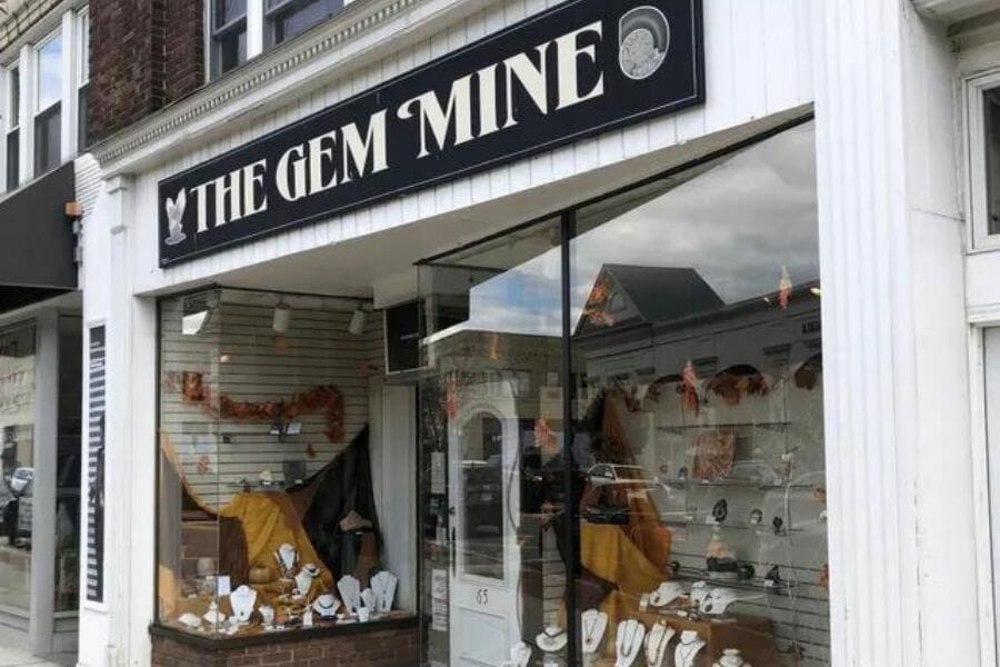 The Gem Mine rock shop in New Jersey where you can find various amethyst crystal specimens
