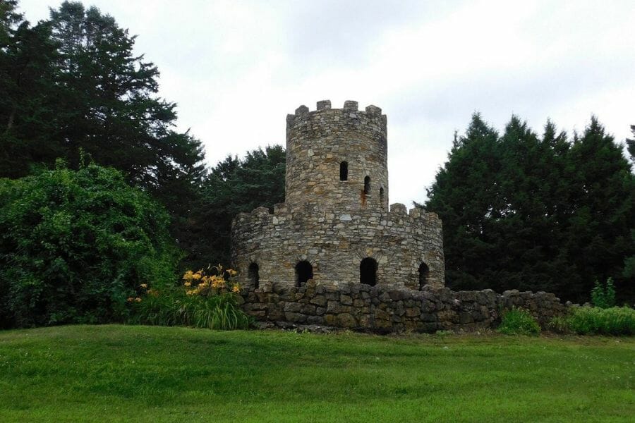 A historic castle at Eagle Park where you can find various minerals