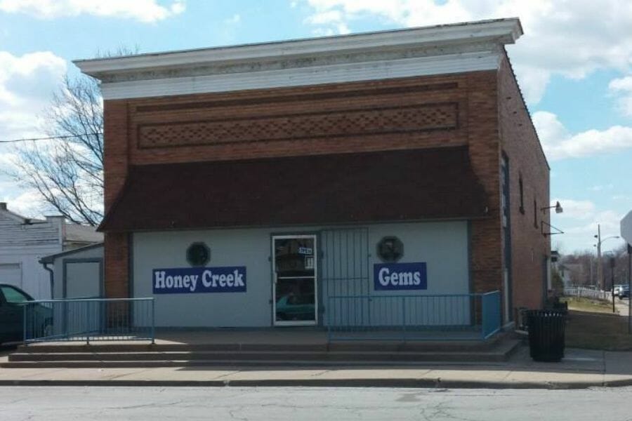 Honey Creek Gems rock shop in Iowa where there's a wide variety of minerals and rocks you can find and purchase