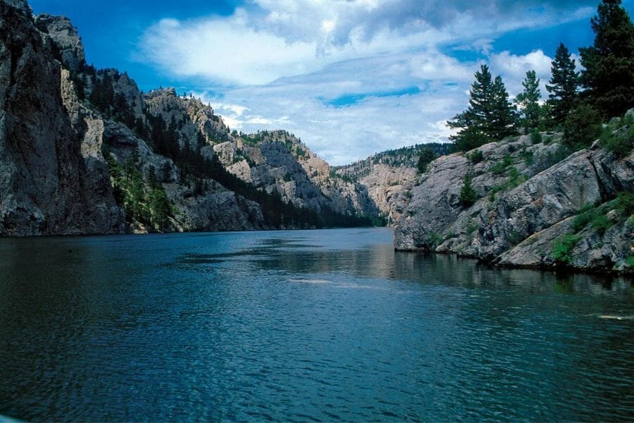 A mesmerizing scenic view along the historic Missouri River where you can find various rocks and mineral specimens