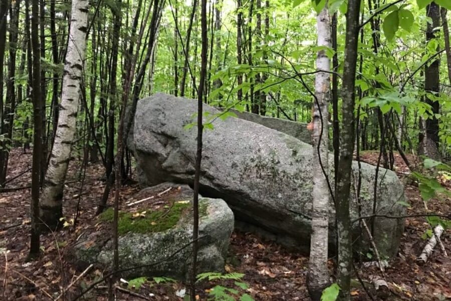 Close up look at one of the rock formations at the Moat Mountain Mineral Site