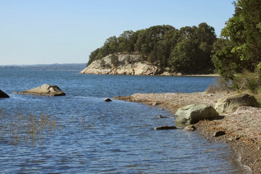 A beautiful area at Mount Hope Bay where rocks and minerals are located