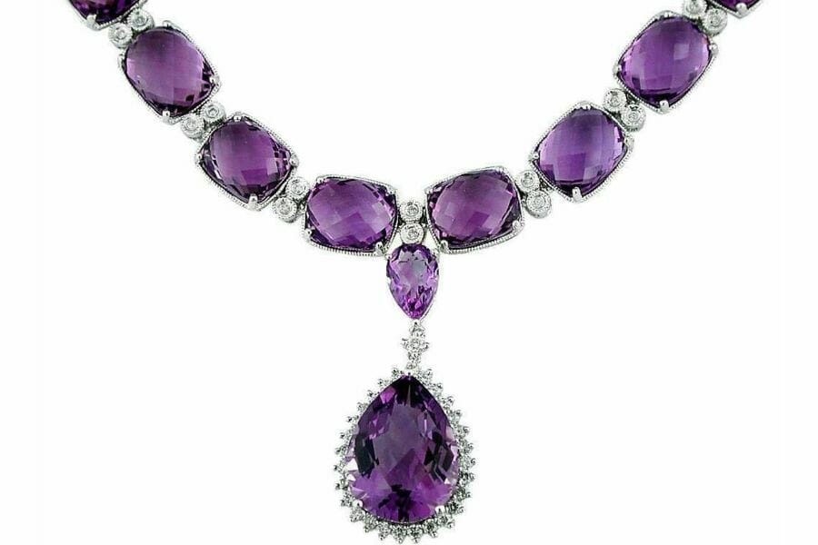Stunning amethyst necklace in white gold