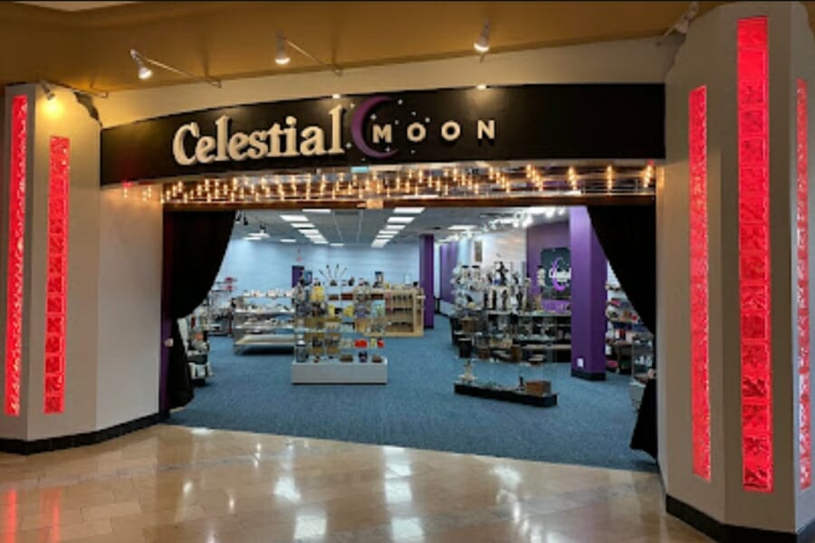 Celestial Moon rock shop in Arizona where there are many amazing agate finds you can buy