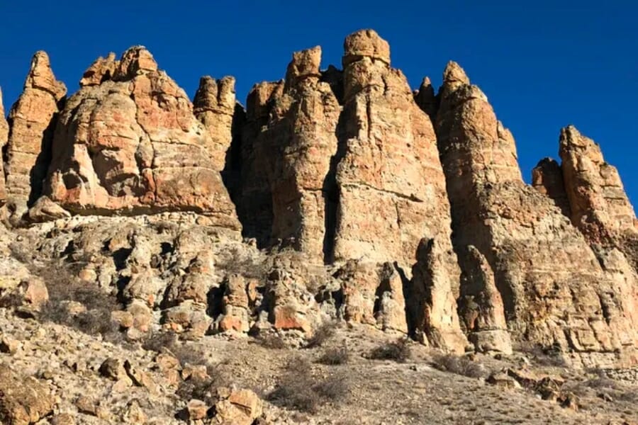 Stunning rock formations at the Clarno Fossil Beds