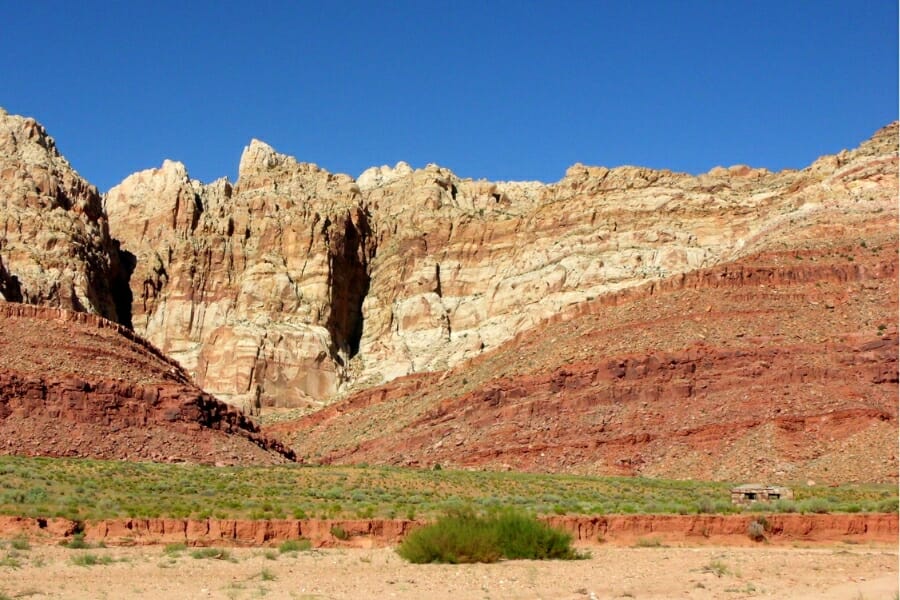 The majestic Echo Cliffs that contain various agate specimens