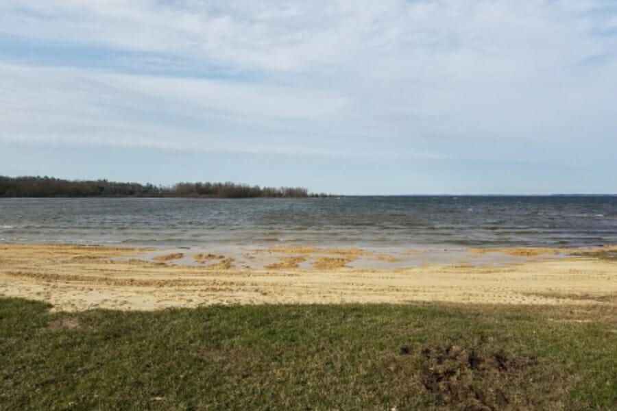 Calm and quiet water and shores by the McGee Bend Dam