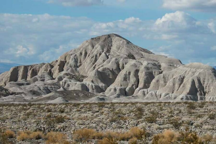 Wide view of the amazing rock formations at Sperry Wash, an agate-bearing site in San Bernardino County