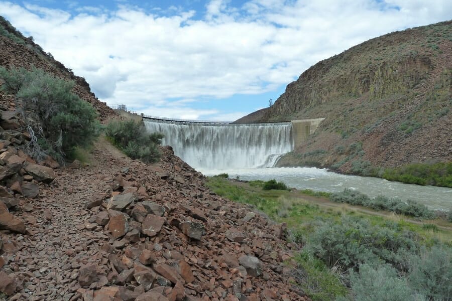 Warm Springs Reservoir surrounded by gravel beds