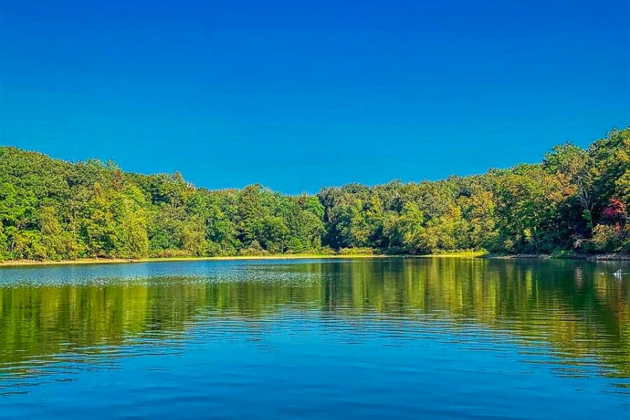 Wide view of a river in Rowletts