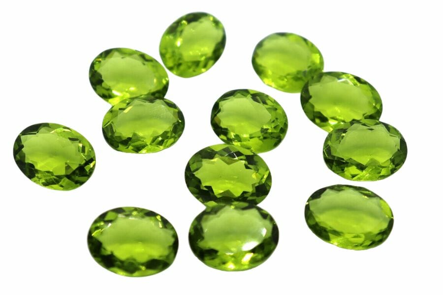 Peridot vs Emeralds - How to Tell Them Apart (With Photos)
