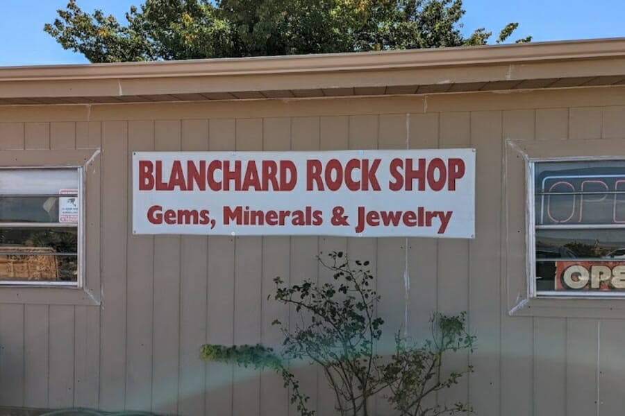 Blanchard Rock Shop in New Mexico where you can find and buy different specimens of thunder eggs