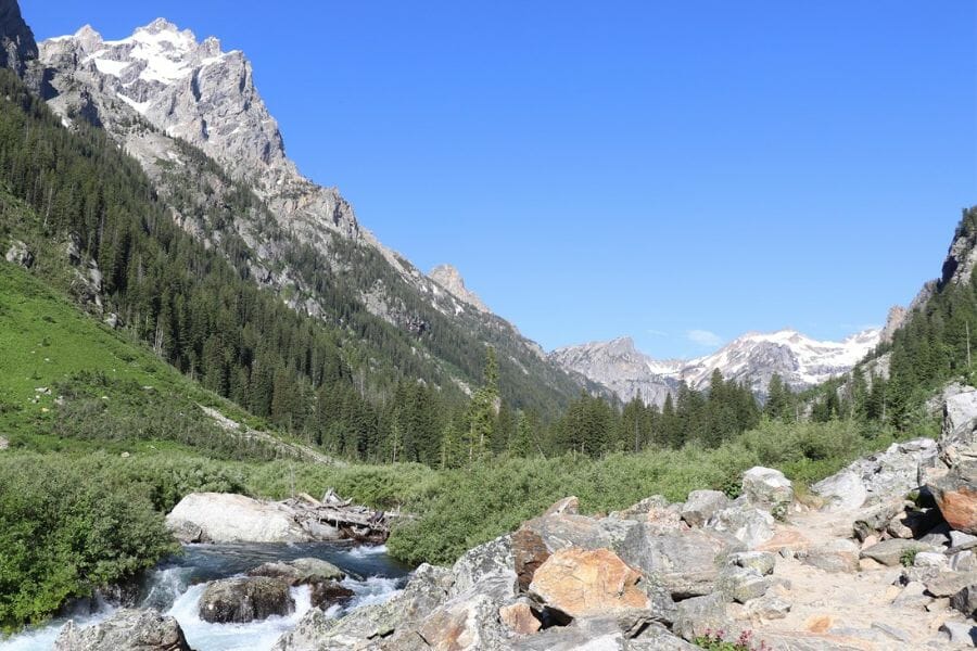 Cascade Canyon area with a river and gravel of rocks where you can find lapis lazuli
