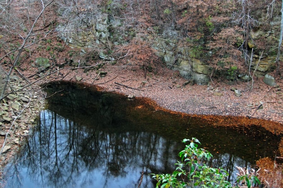 A cliff-forming sedimentary unity in Licking County