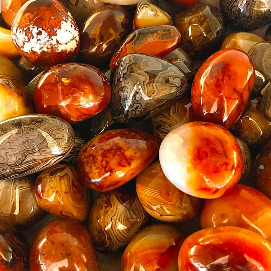 Carnelians with different shades of colors and patterns