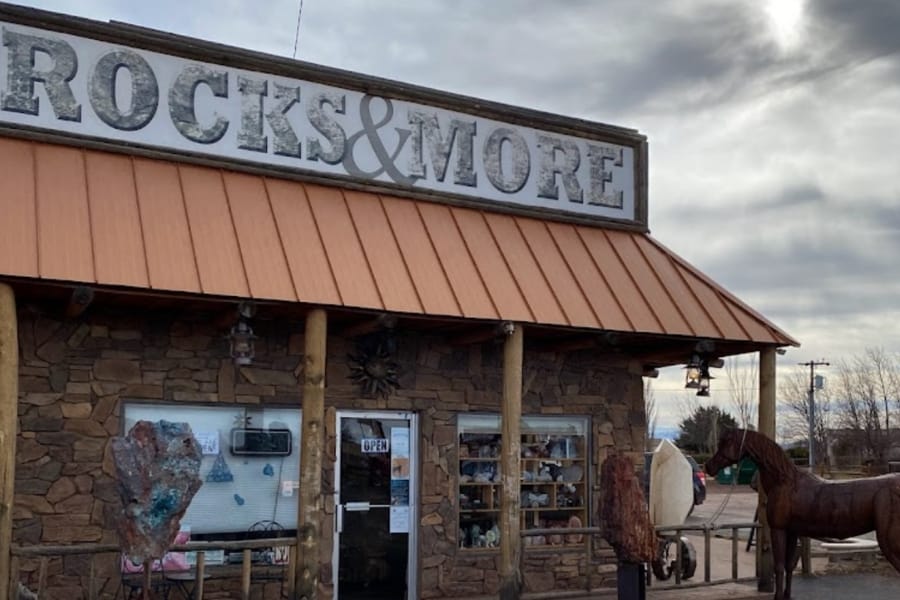 Rocks & More rock shop in Arizona where you can find and buy turquoise specimens