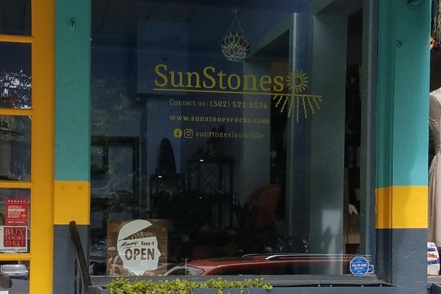 SunStones rock shop in Kentucky where you can locate different fossil specimens and purchase them