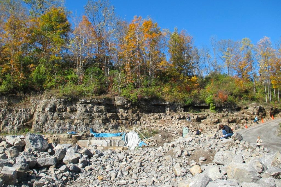 Rock formations and digging site at Ace of Diamonds Mine