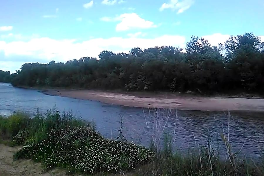 The calm stretch of waters of Chariton River 