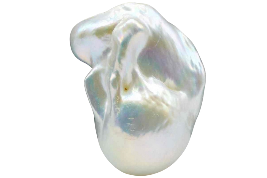 A mesmerizing shiny natural pearl