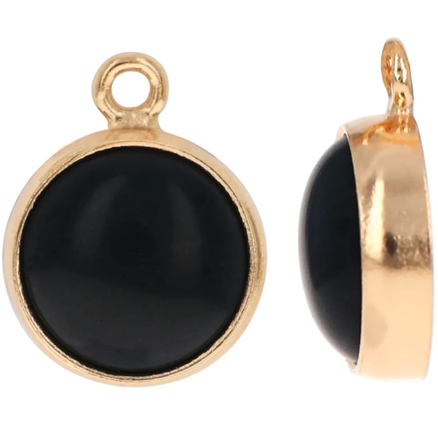 Glass-made black onyx set on a pair of earrings