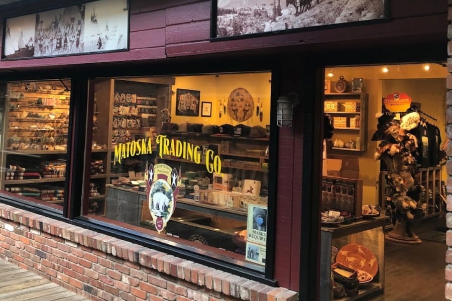 Matoska Trading Co rock shop in Wyoming where you can buy and find different jade minerals
